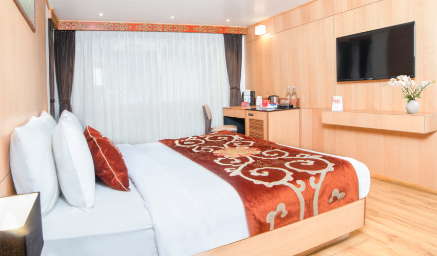 Deluxe Room with Rhododendron View