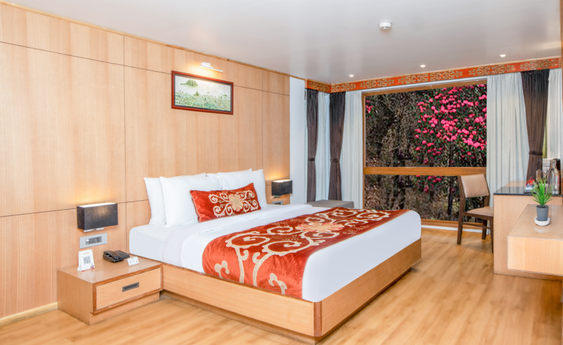 Deluxe Room with Rhododendron View