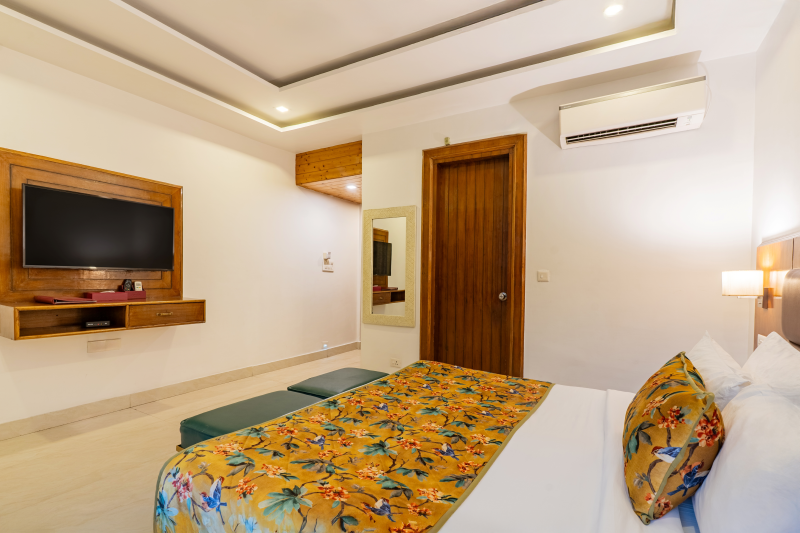 Deluxe Ganges View Room with Private Balcony
