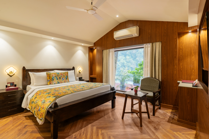 Premium Ganges View Room with Bathtub