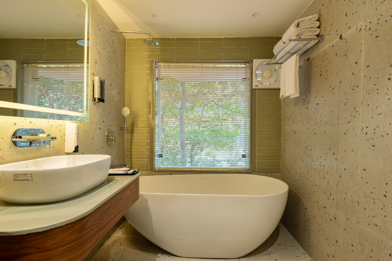 Premium Ganges View Room with Bathtub