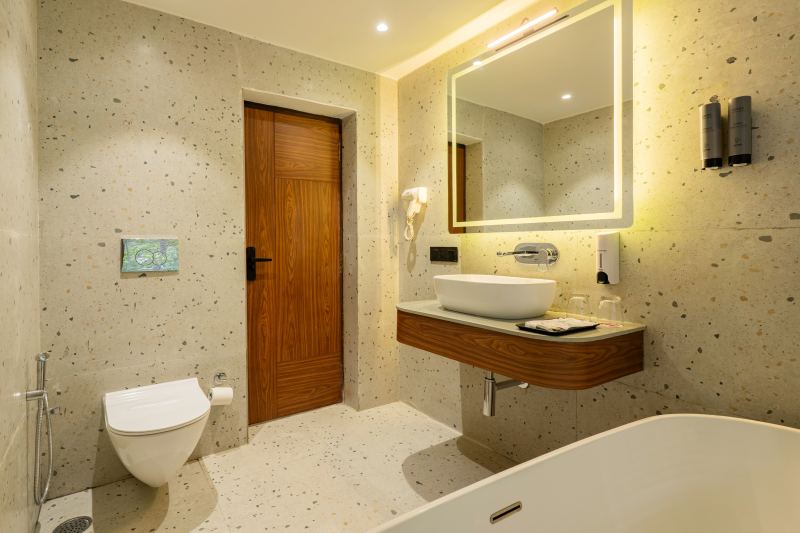 Premium Ganges View Room with Bathtub