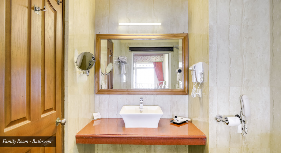 Family Mountain View Room with Private Balcony