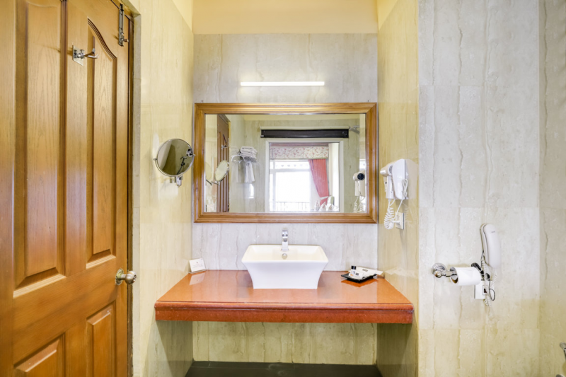 Deluxe Mountain View Room with Private Balcony