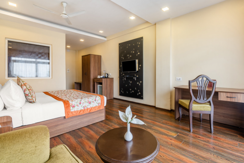 Deluxe Mountain View Room with Private Balcony