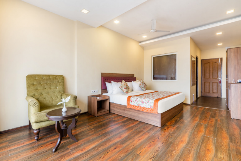 Deluxe Mountain View Room with Private Balcony