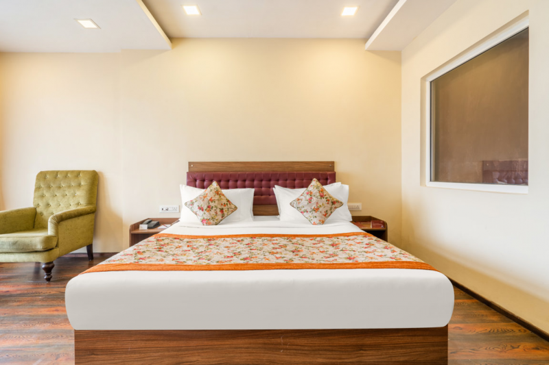 Deluxe Mountain View Room with Private Balcony