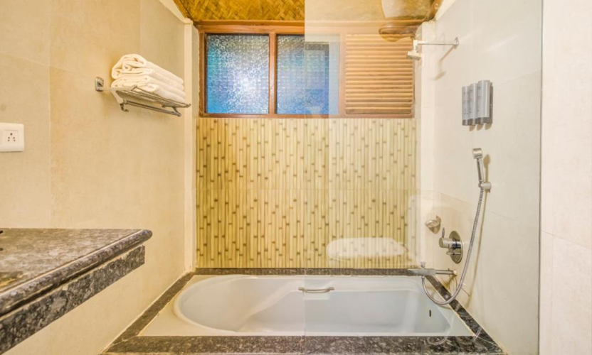 Orchid Family Cottage with Bathtub & Balcony