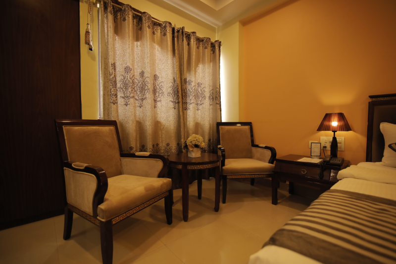 Elegant Executive (Palace)