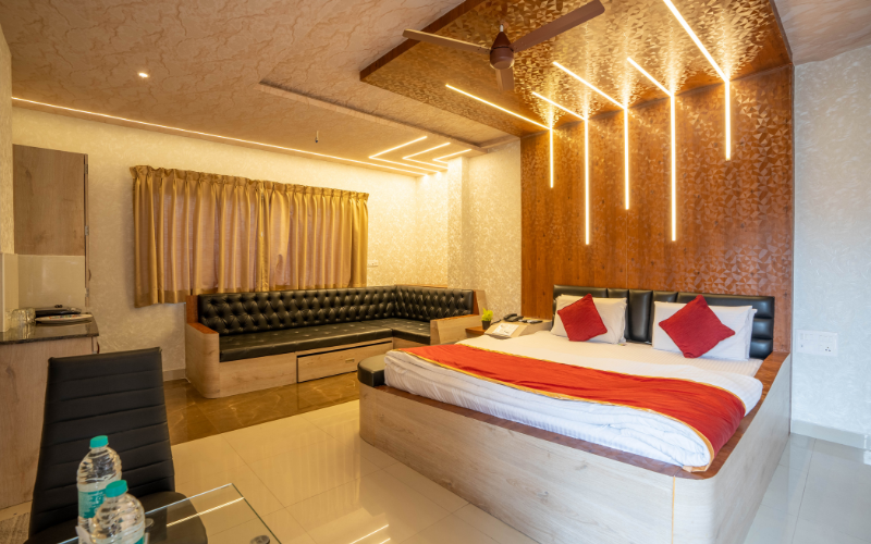 Studio W Bathtub & Kitchenette