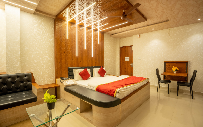 Studio W Bathtub & Kitchenette