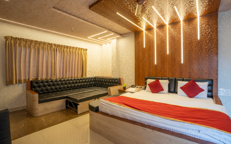 Studio W Bathtub & Kitchenette