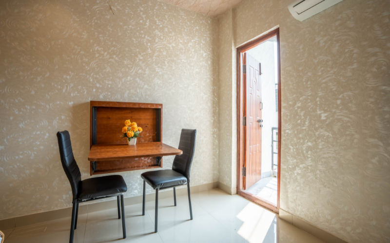 Studio W Bathtub & Kitchenette