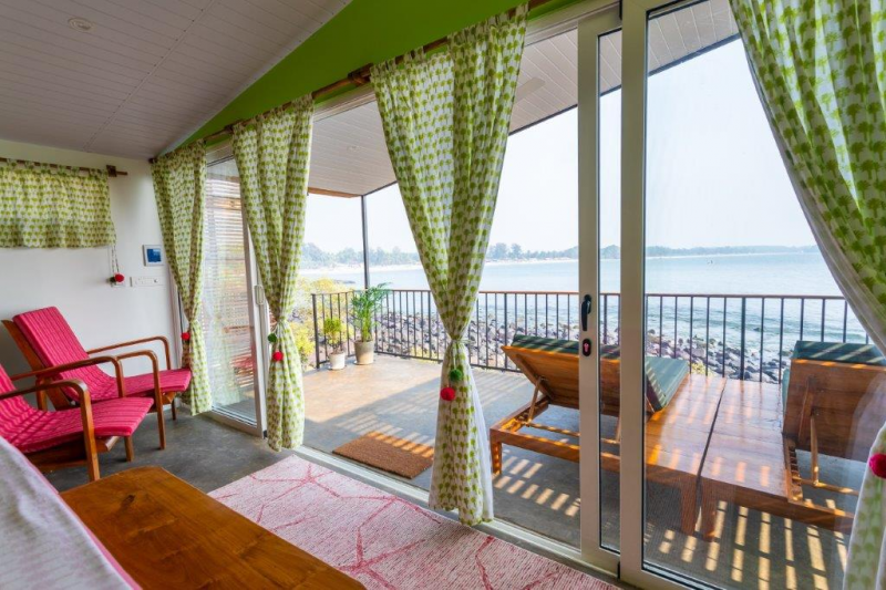 Grand Seaview Room 8