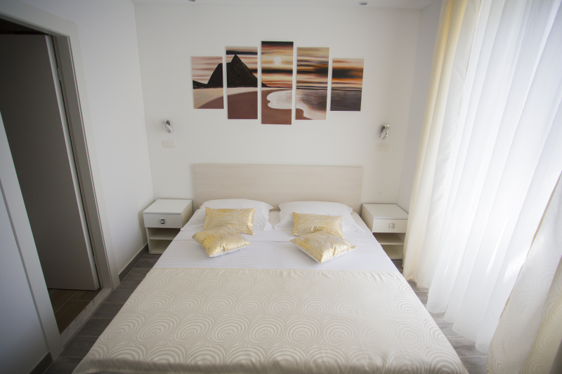 Deluxe Double Room - Nirvana Split