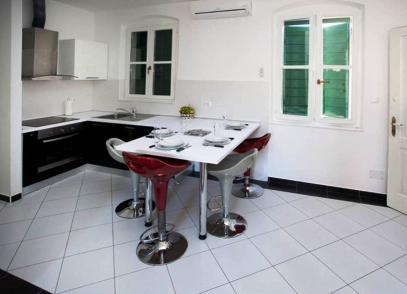 Two-Bedroom Apartment with Balcony - Old Town