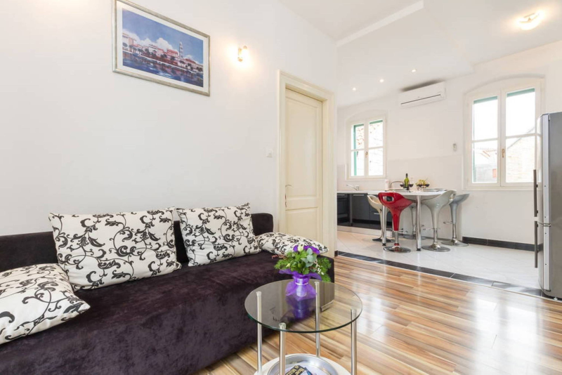 Two-Bedroom Apartment with Balcony - Old Town