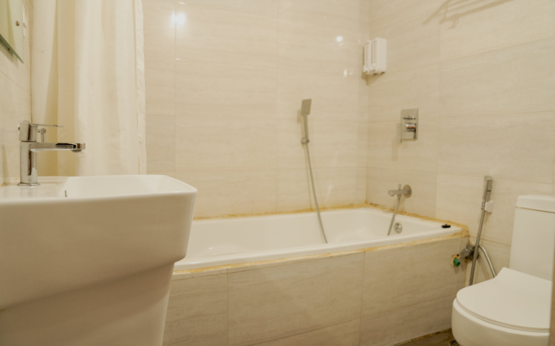 Penthouse Room W Bathtub