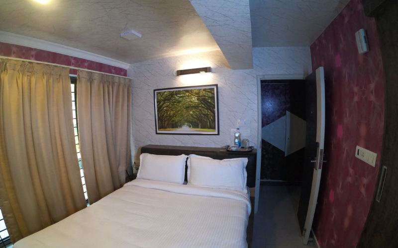 Luxury Queen Room