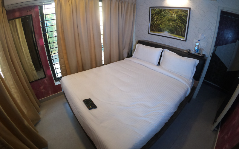 Luxury Queen Room