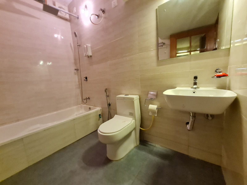 Studio W Kitchenette & Bathtub