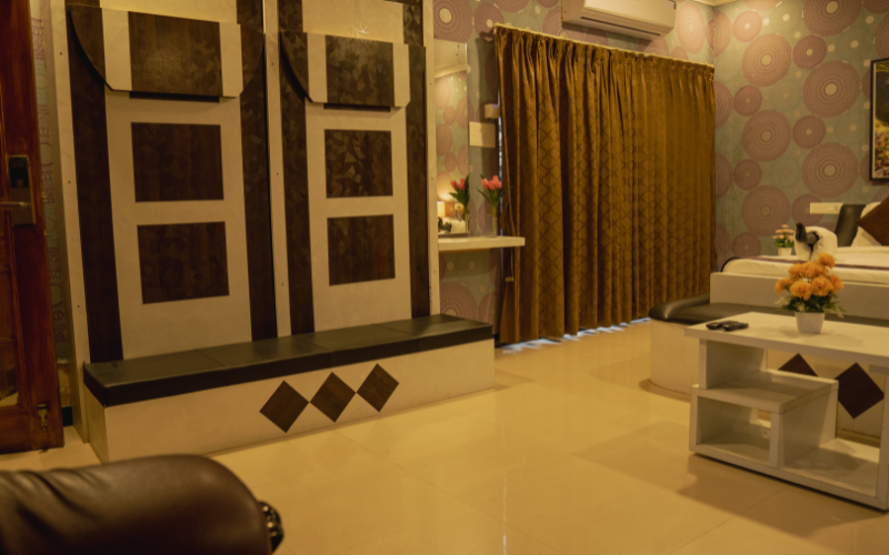 Studio Apart W/ Sitout, Bathtub & Kitchen
