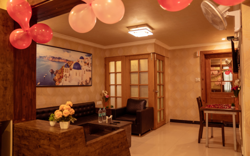 Luxury 6 Bedroom Apartment