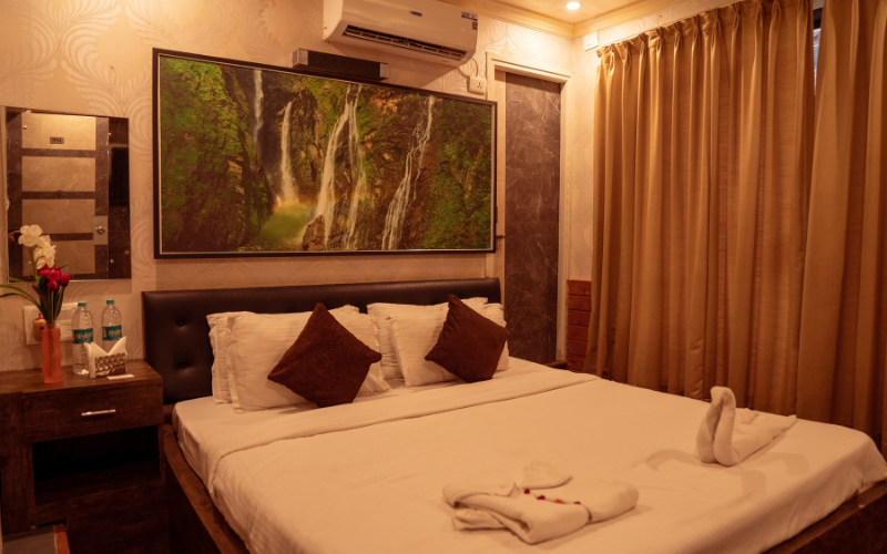 Luxury 6 Bedroom Apartment