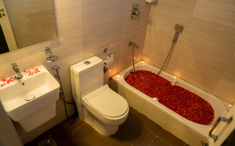 Penthouse Quad W Kitchenette & Bathtub