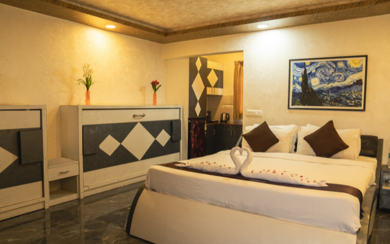 Penthouse Quad W Kitchenette & Bathtub