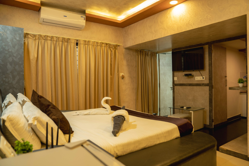 2 B.R Studio W/ Sitout, Kitchen & Bathtub
