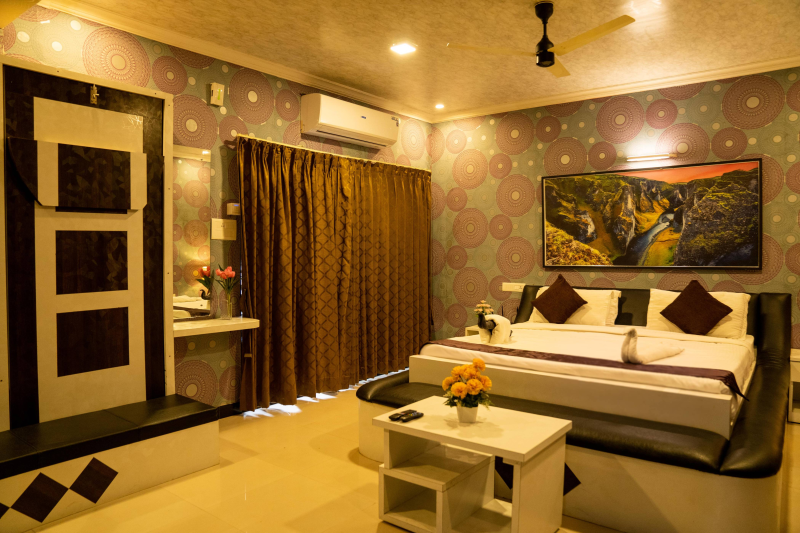 2 B.R Studio W/ Sitout, Kitchen & Bathtub