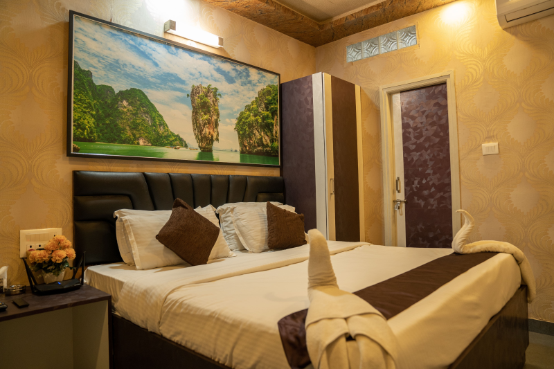 Luxury 6 Bedroom Apartment