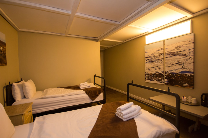 Tirol and Vail (2 Sleeper Room En Suite)