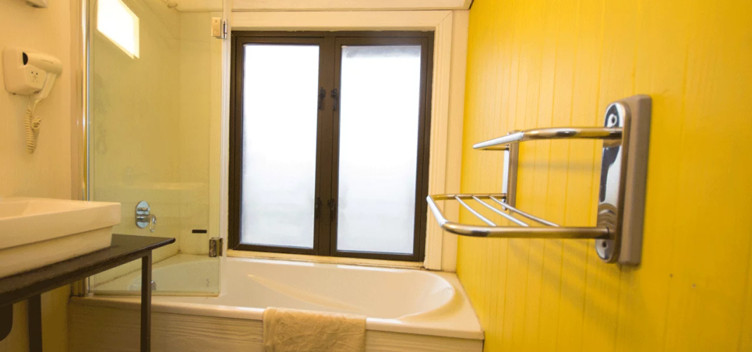 Tirol and Vail (2 Sleeper Room En Suite)