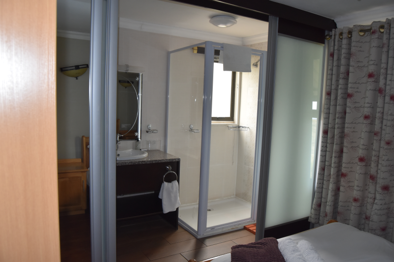 Chalets (8 Sleeper Self-Catering)