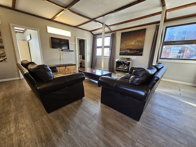 Aspen Apartment (8 Sleeper Self-Catering)