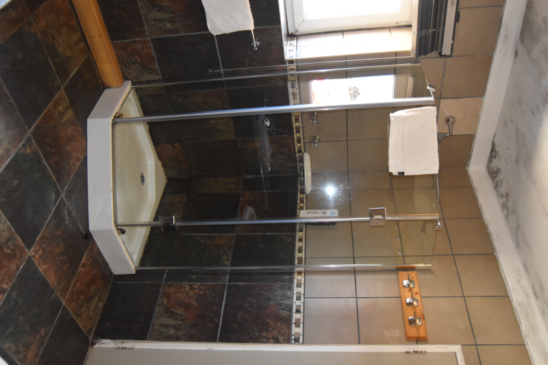 Tirol and Vail (2 Sleeper Room En Suite)