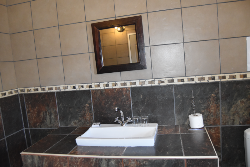 Tirol and Vail (2 Sleeper Room En Suite)