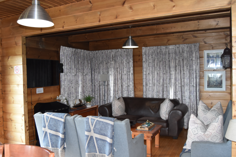 Chalets (10 Sleeper Self-Catering)