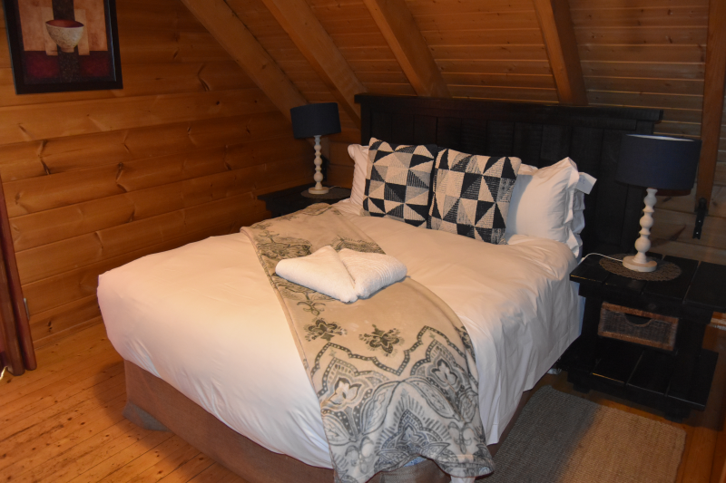 Imoya Chalet (10 Sleeper Self-Catering)