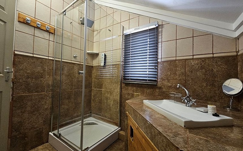 Tirol 6 (4 Sleeper Non Self-Catering)