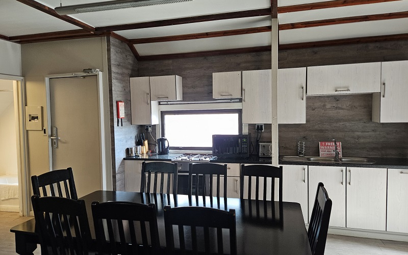 Aspen Apartment (8 Sleeper Self-Catering)