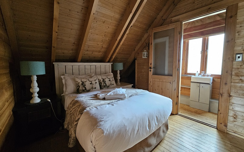 Imoya Chalet (10 Sleeper Self-Catering)