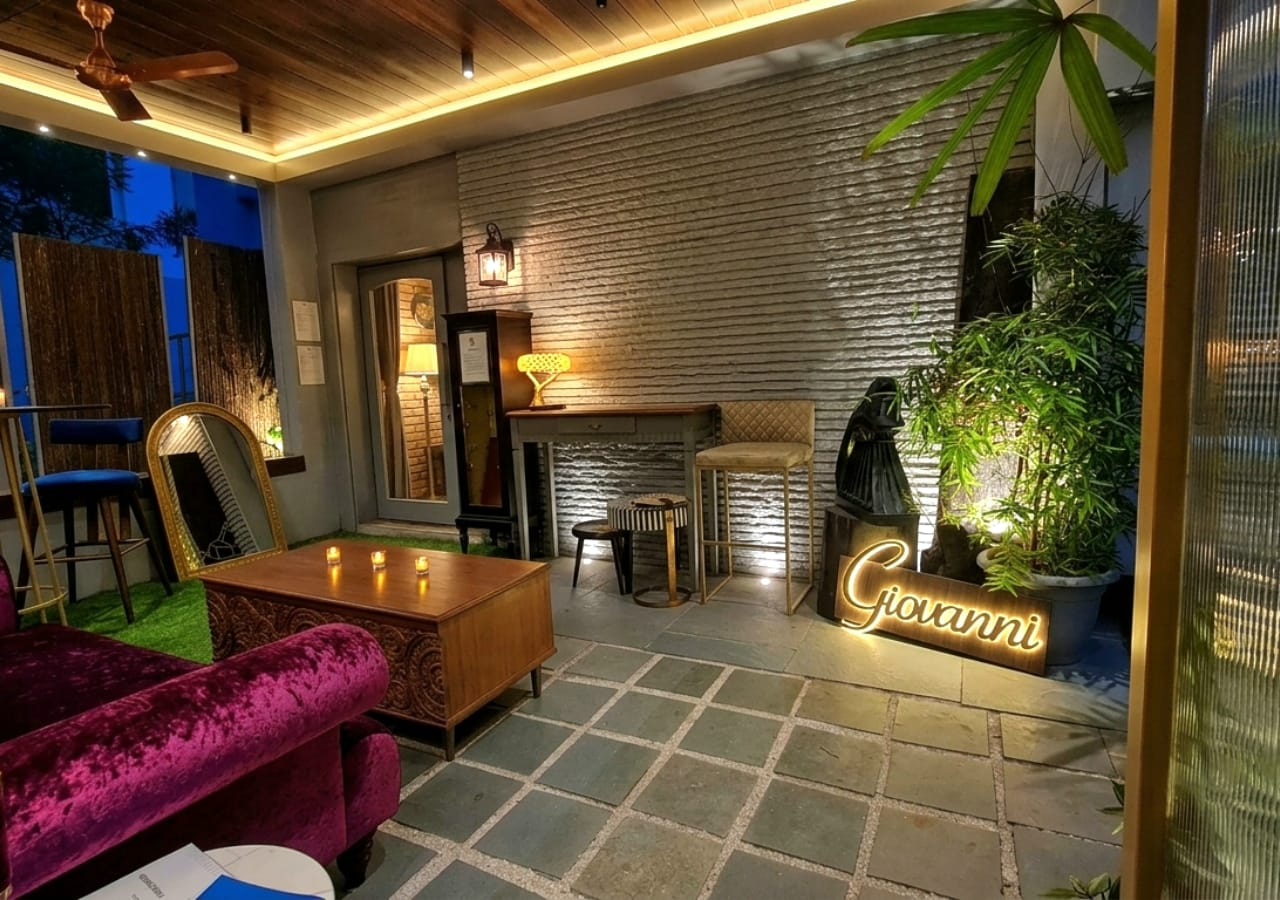 Superior King Suite