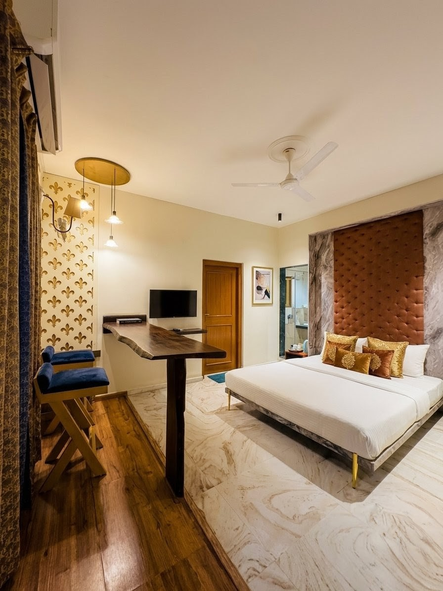 Superior King Suite