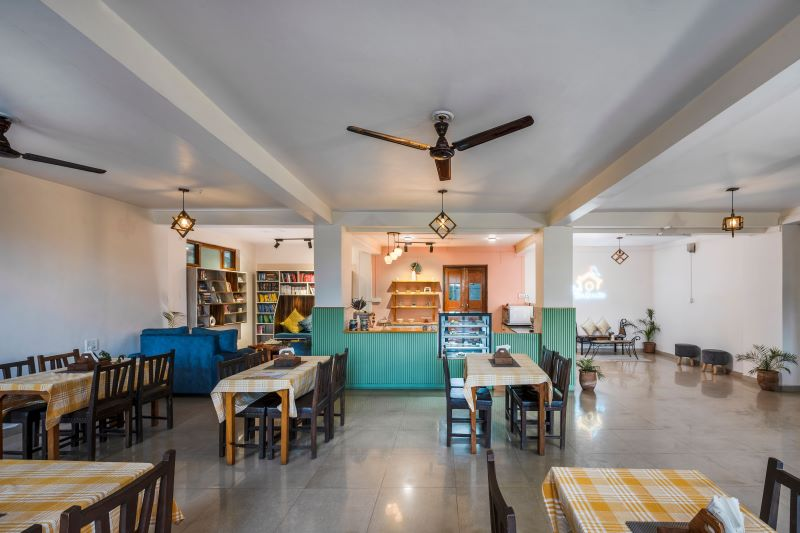 The Birdhouse Villa, Bir