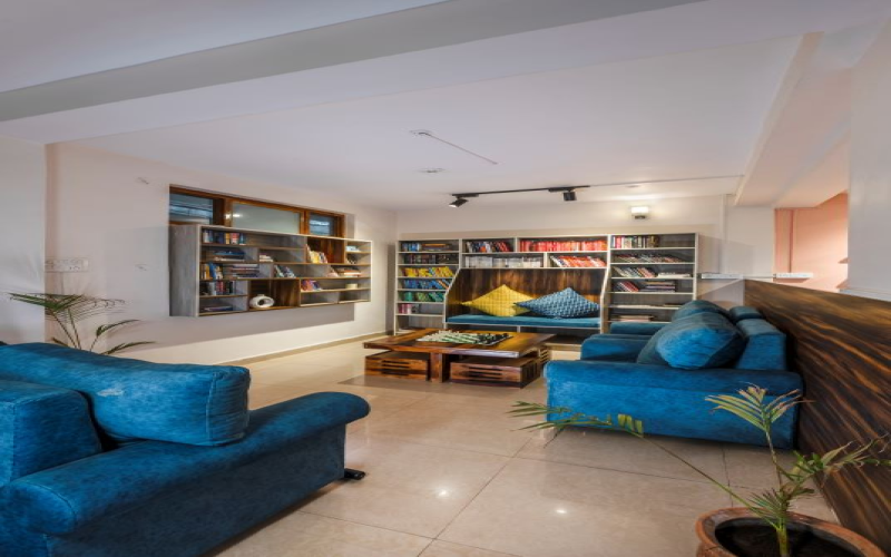 The Birdhouse Villa, Bir