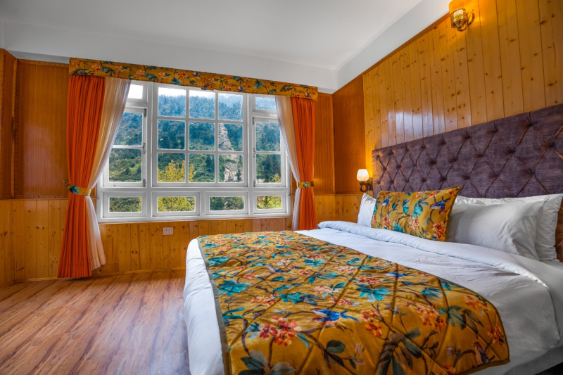 Family Suite with Mountain View Room