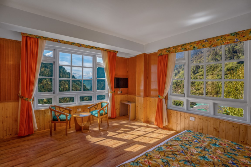 Family Suite with Mountain View Room